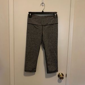 Victoria’s Secret sport cropped leggings